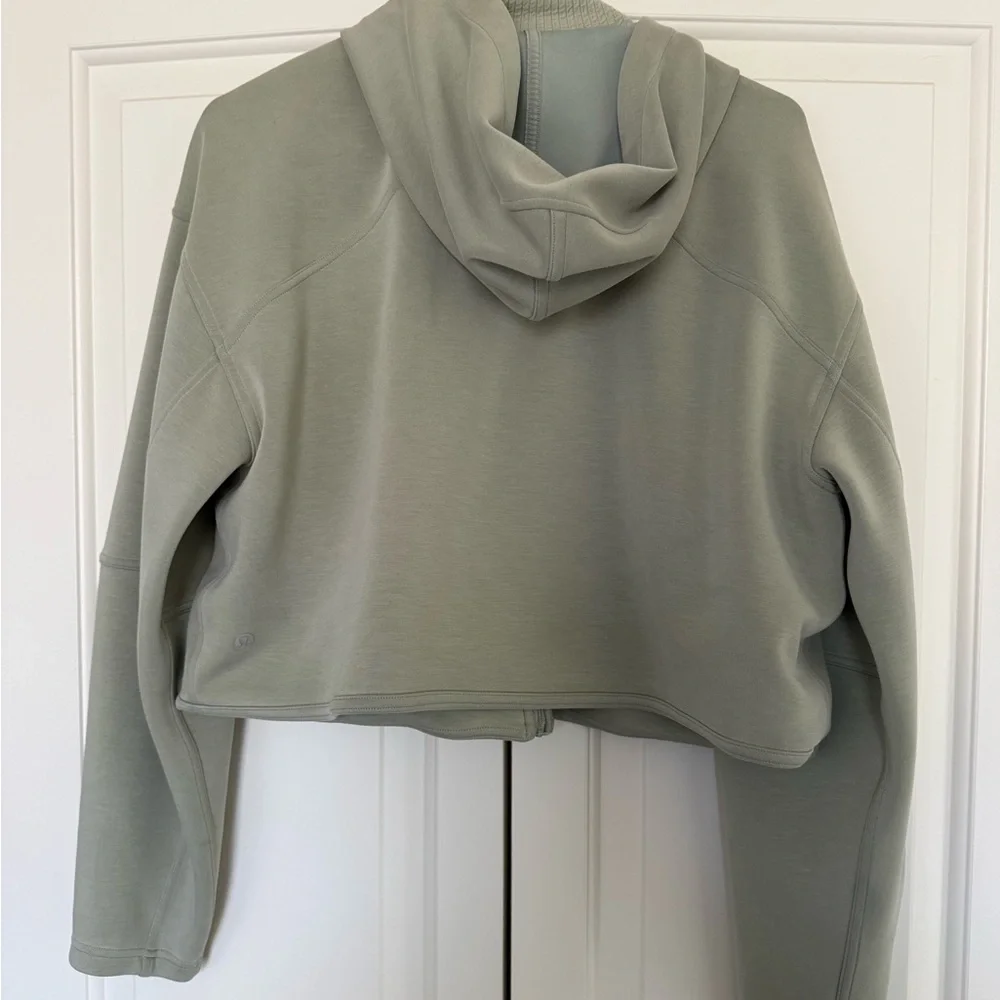 Lululemon Jacket - Picture 2 of 3